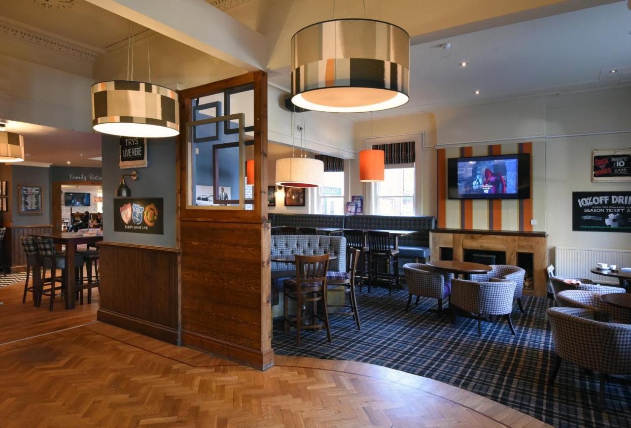 Oaklands By Greene King Inns เชสเตอร์ ภายนอก รูปภาพ