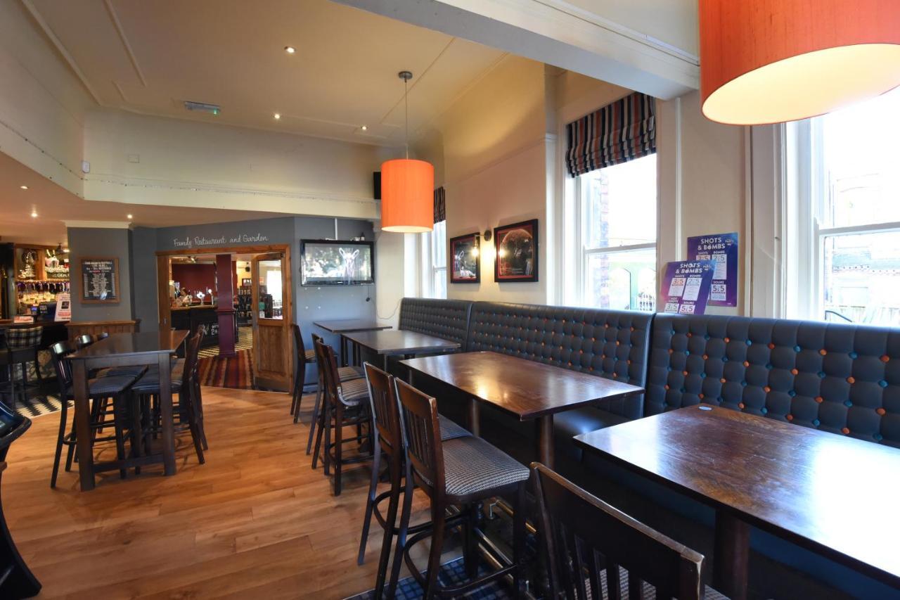 Oaklands By Greene King Inns เชสเตอร์ ภายนอก รูปภาพ